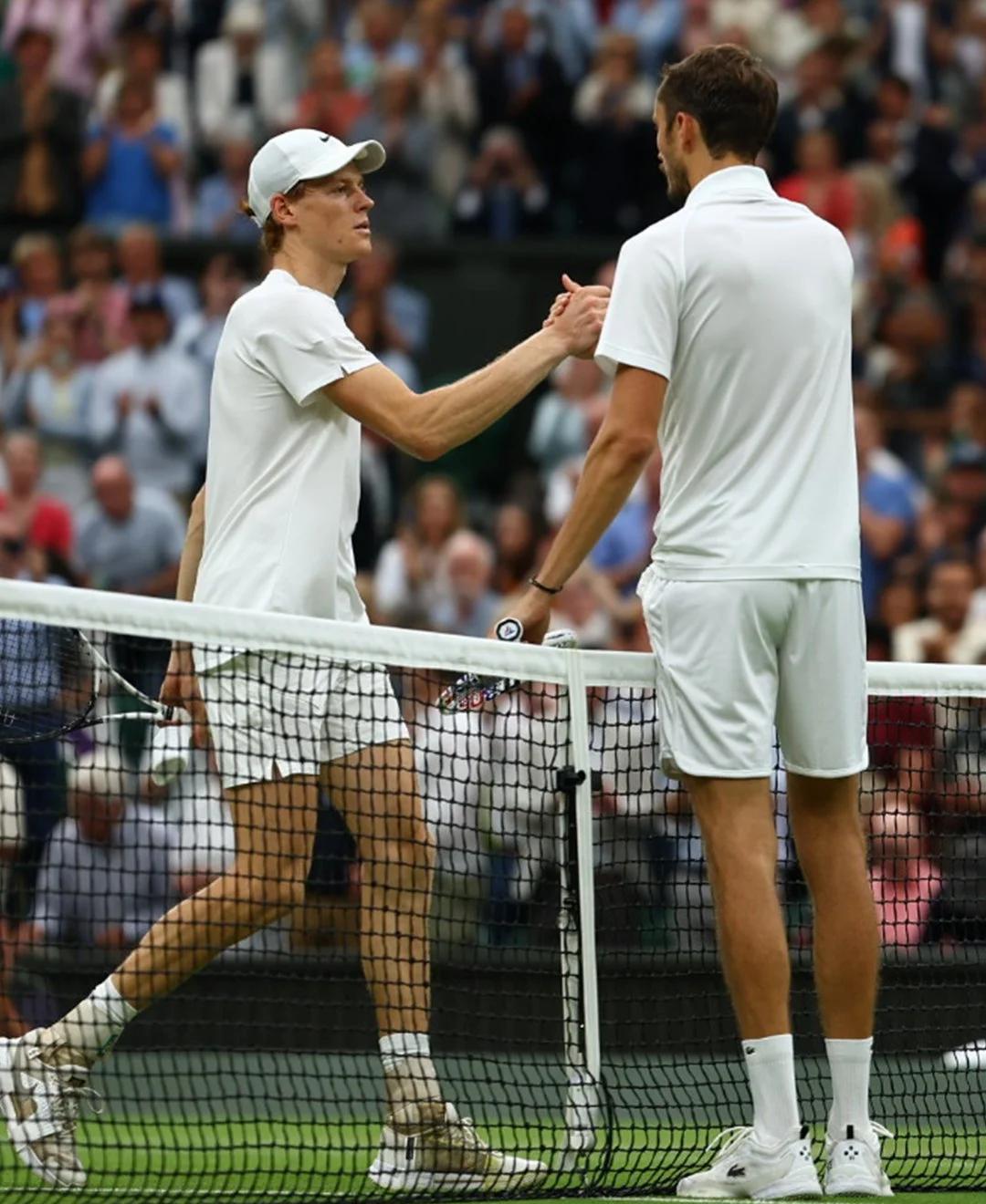 英国网球队翻盘日本网球队,梅德韦杰夫送出助攻的简单介绍 英国网球队翻盘日本网球队,梅德韦杰夫送出助攻的简单介绍