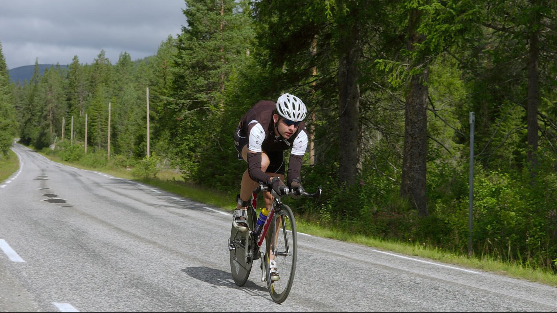 阿瑞斯的战车碾过篮筐,字母哥在总决赛之夜如何将杀伤升格为统治哲学