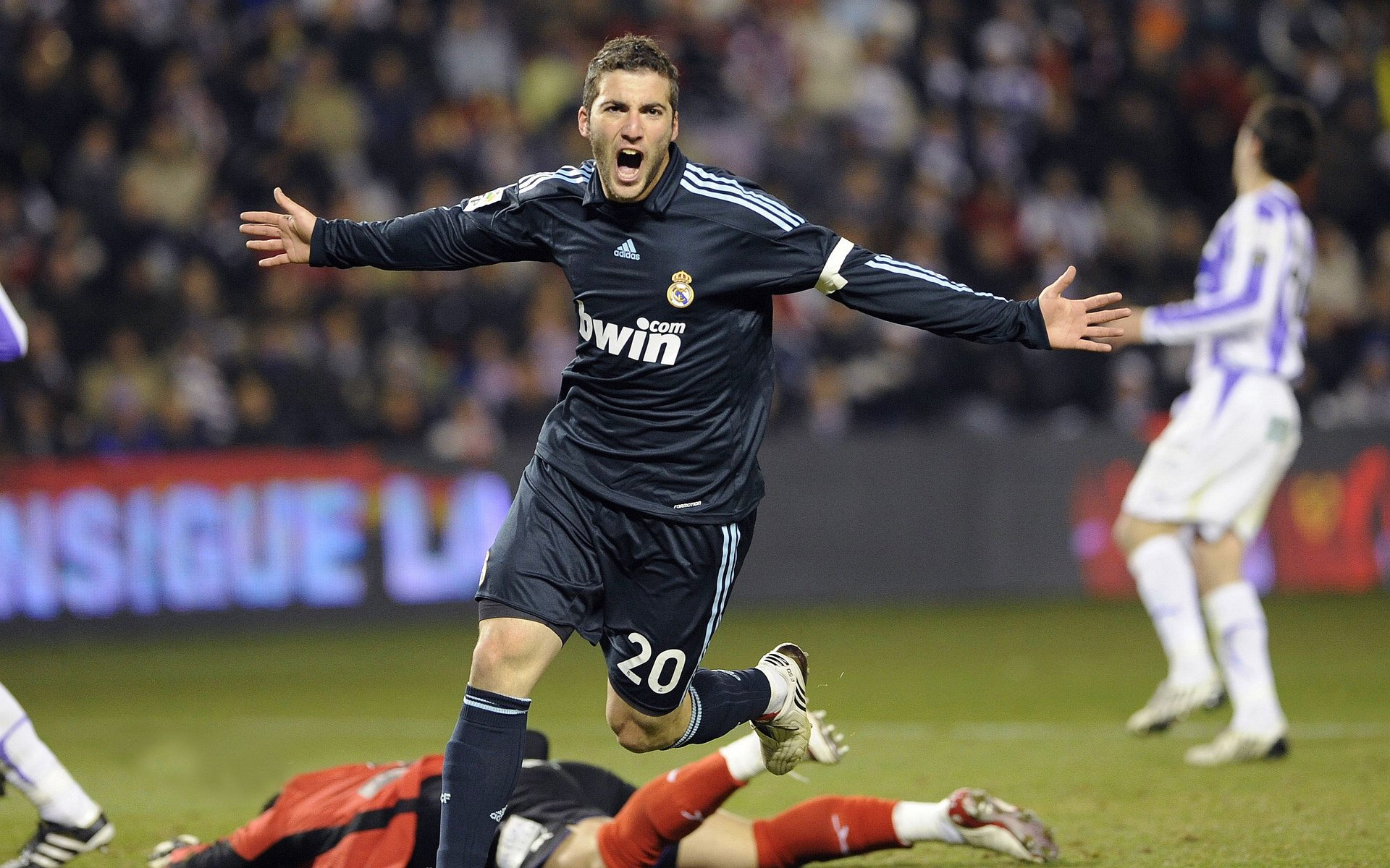 拉什福德绝杀时刻，英格兰逆转巴西的英雄，关键时刻如何挺身而出？